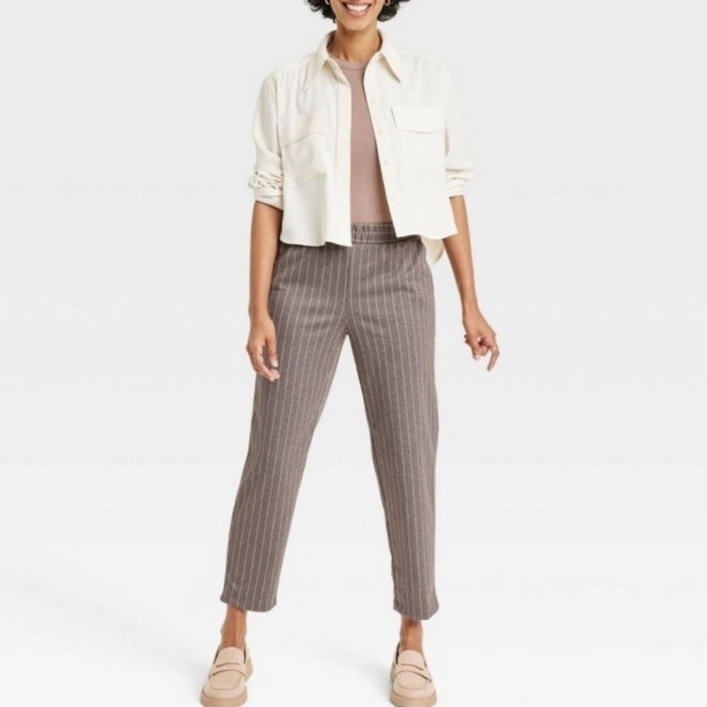 NWOT! A New Day High-Rise Regular Fit Tapered Ankle Knit Pants 17-21”